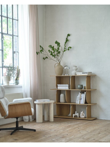 Estantería LYNGERUP con roble Estantería LYNGERUP con roble