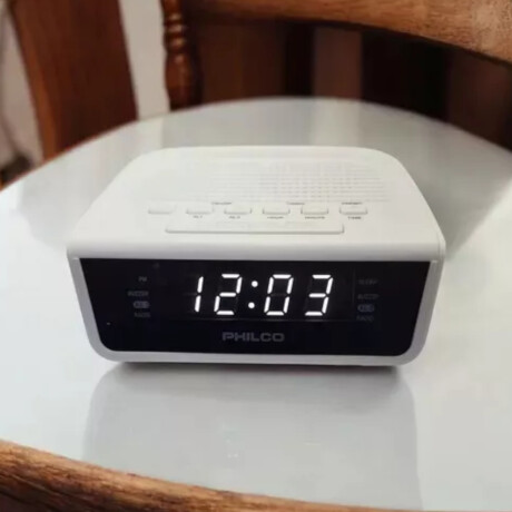 Radio Despertador Philco PAR2106 Fm 30MEM Botón Snooze 001