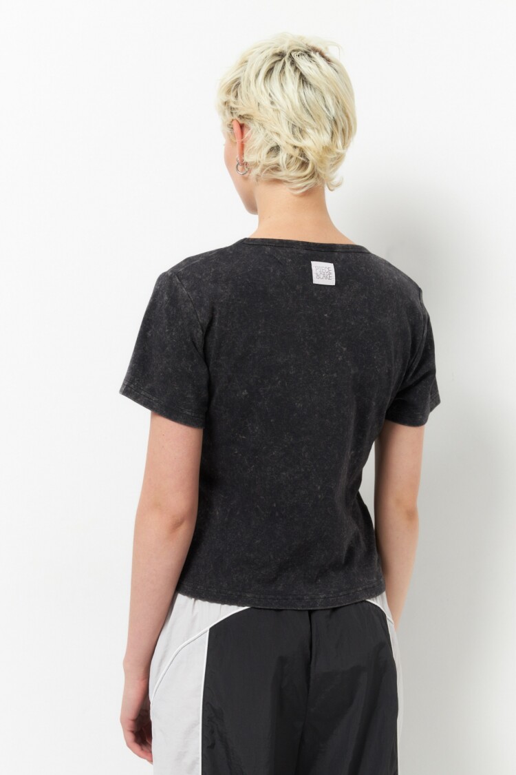 REMERA LEV Negro
