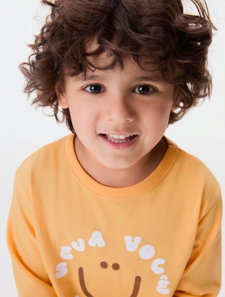 CAMISETA INFANTIL CON ESTAMPA NARANJA