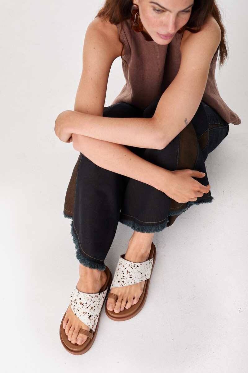 Sandalia Agata Camel