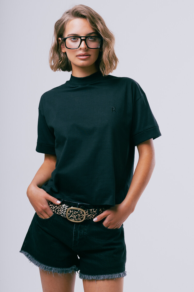 Pouli Black