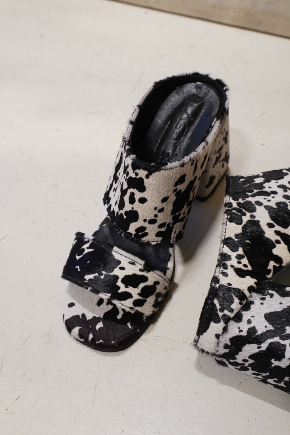 Firework Print Heels Crudo / Negro