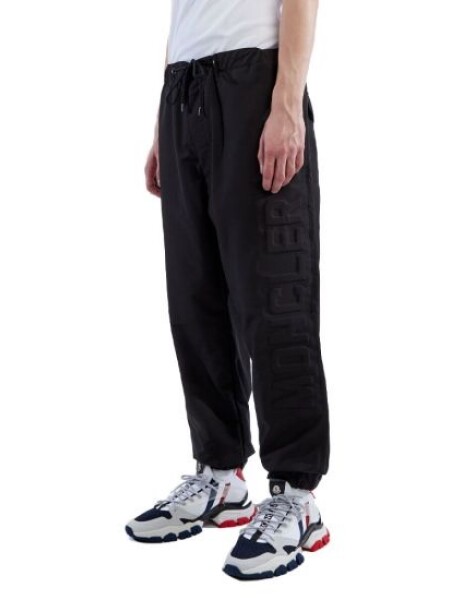 Pantalon deportivo liviano con bolsillos Negro