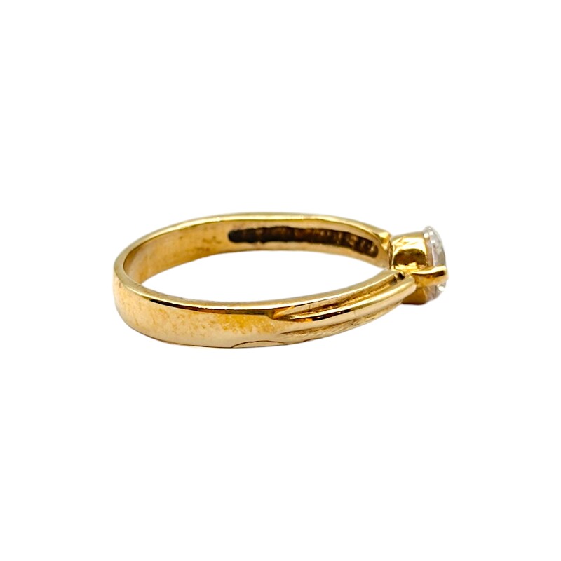 Anillo Solitario-Oro bajo-Piedra Zirconia-AN8081 conpiedra