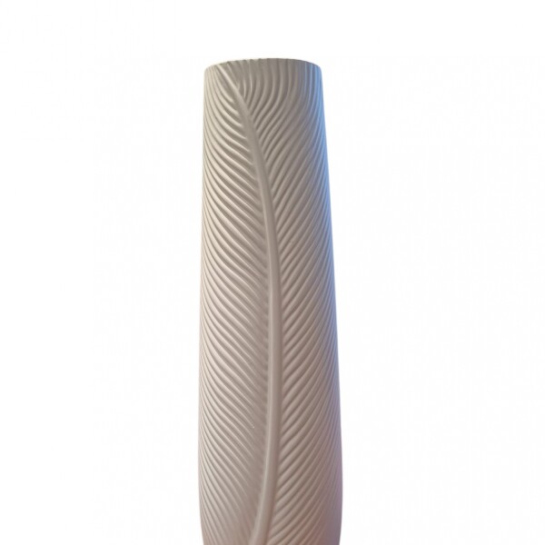 Florero cerámico tallado - blanco mate - Altura: 58 cms Florero cerámico tallado - blanco mate - Altura: 58 cms