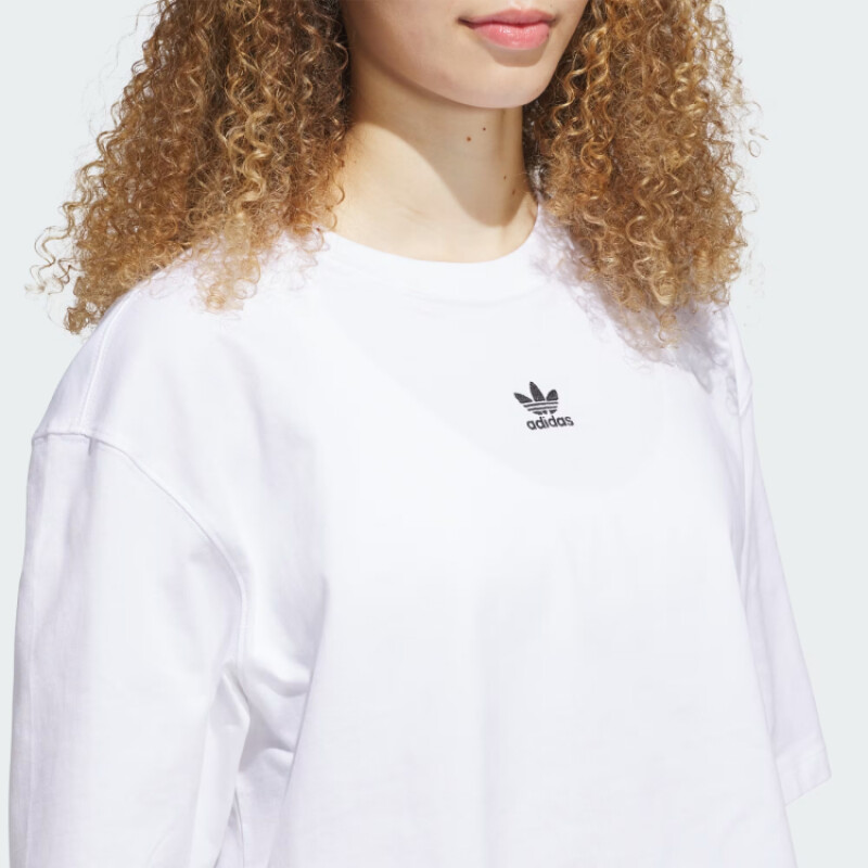Remera Adidas Essentials Crop - Blanco Remera Adidas Essentials Crop - Blanco