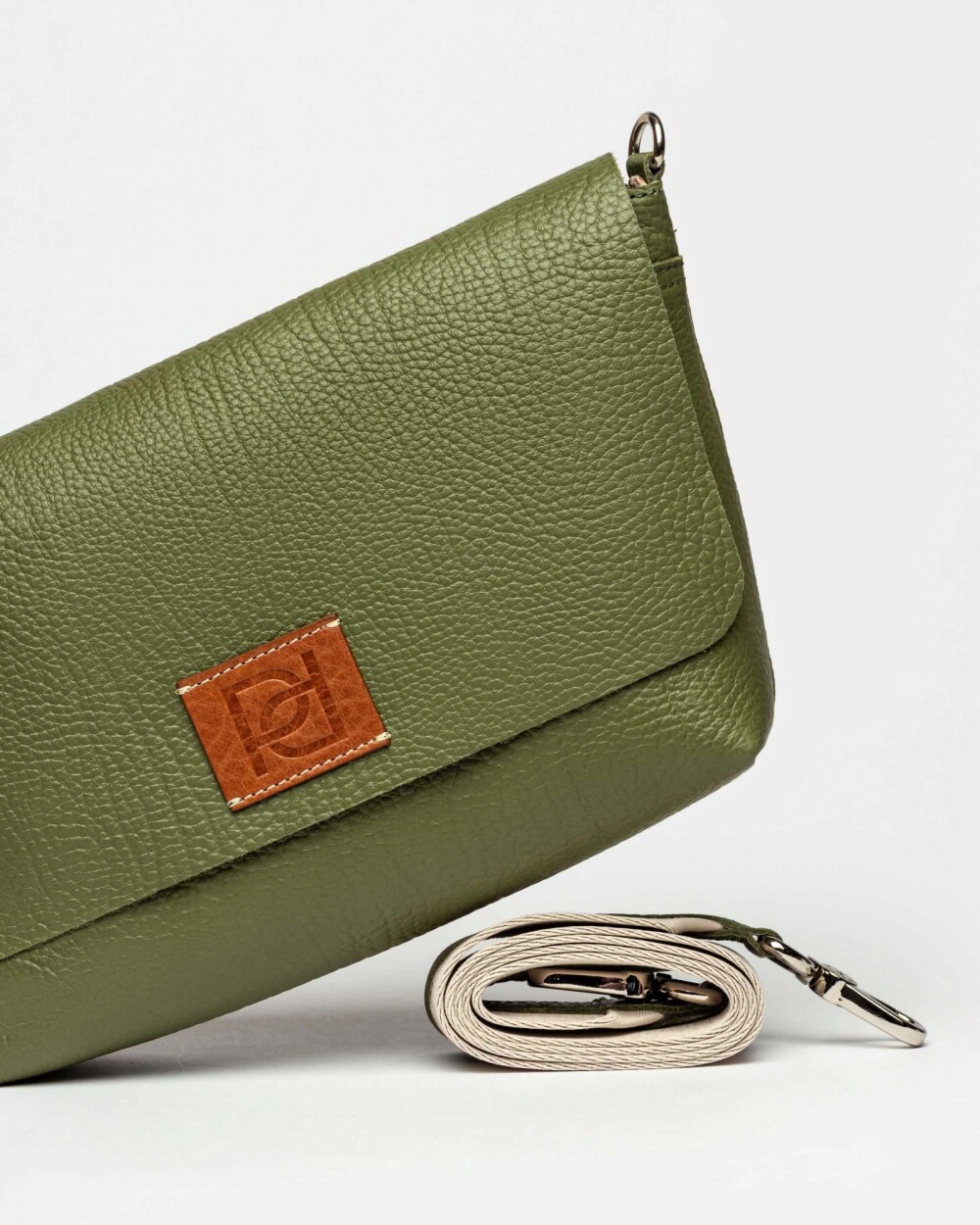 Bandolera Nina en cuero graneado Verde