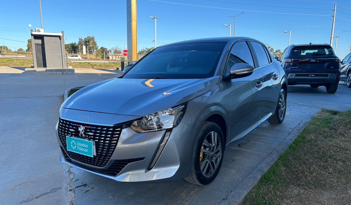 Peugeot 208 Allure 1,6 AT6 - 2024 Peugeot 208 Allure 1,6 AT6 - 2024