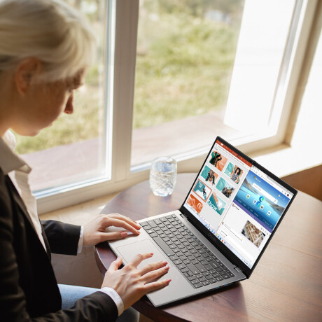 Notebook Chuwi Celeron Dualcore RAM 8GB SSD 256GB Pantalla 15.6 FullHD Windows 11 Notebook Chuwi Celeron Dualcore RAM 8GB SSD 256GB Pantalla 15.6 FullHD Windows 11