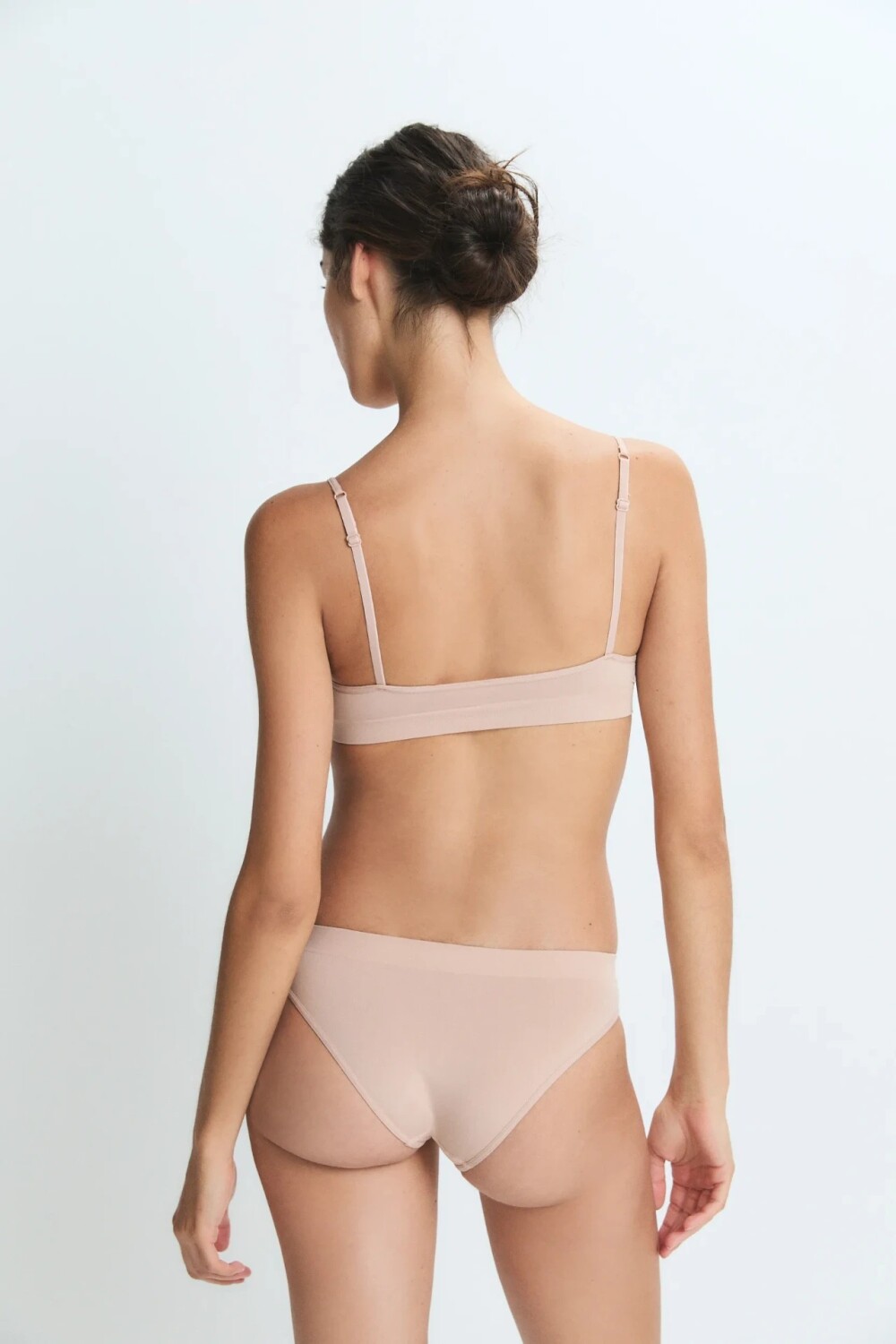 TOP LIGHTNESS Nude