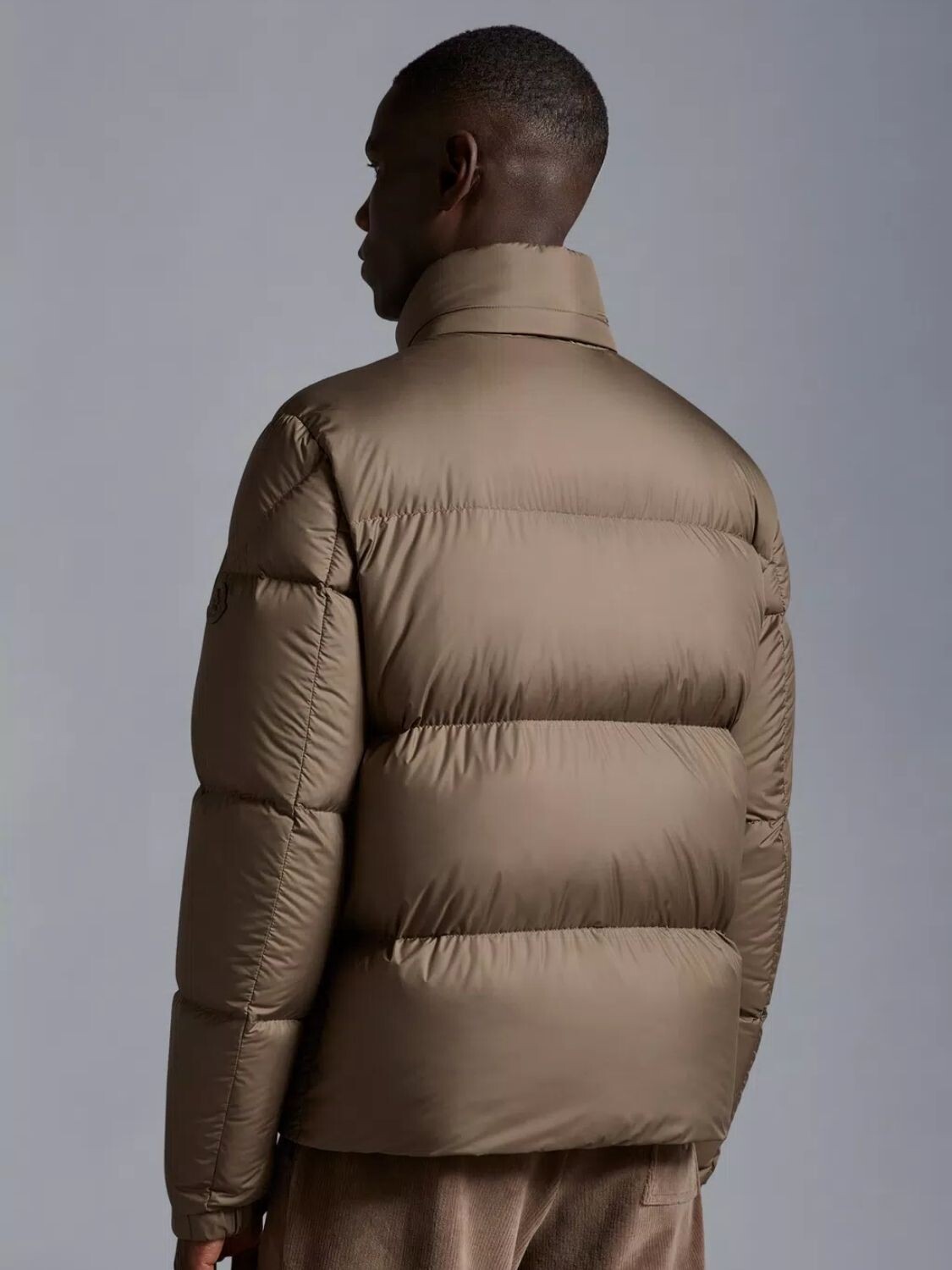 Moncler -Chaqueta con capucha oculta rellena de plumas, BESBRE Marrón