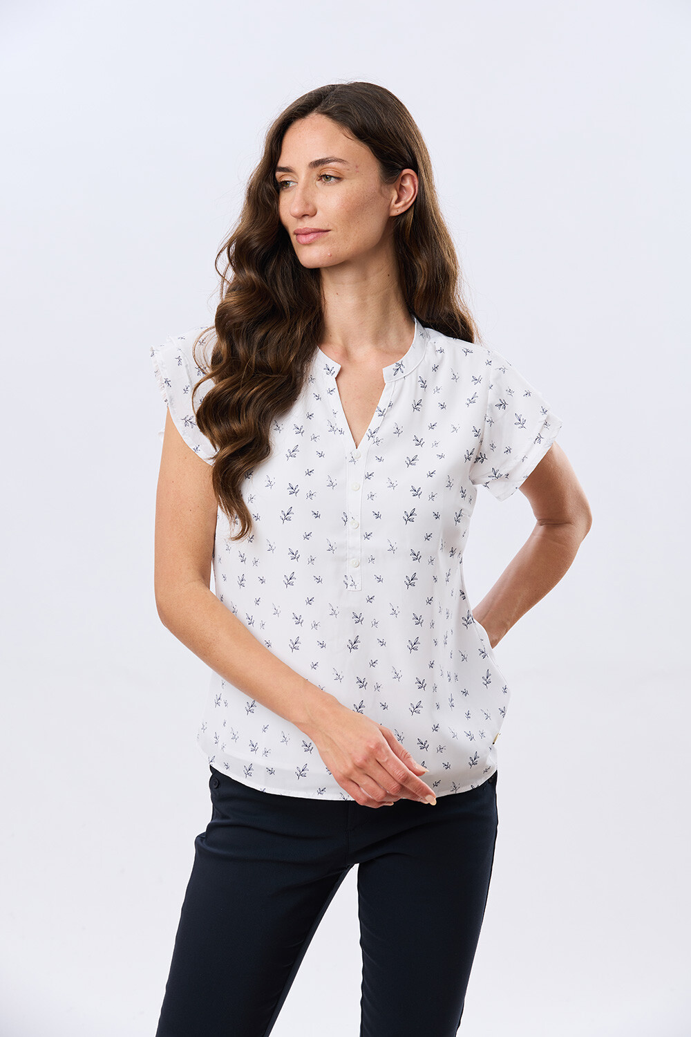 BLUSA ESTAMPADA CON VOLADOS Hojas Azul
