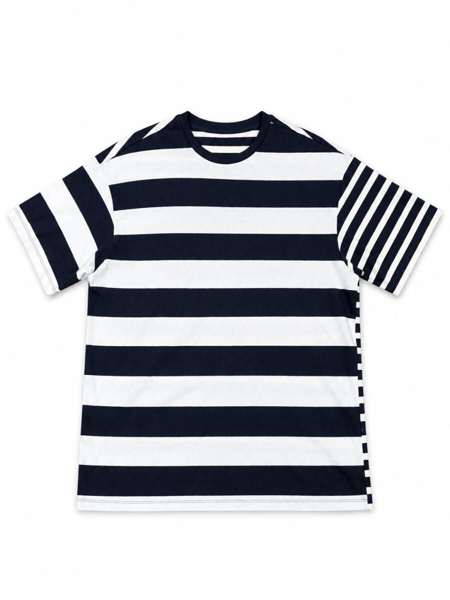 REMERA ILOMAN - VARIANTE 2 (V) 