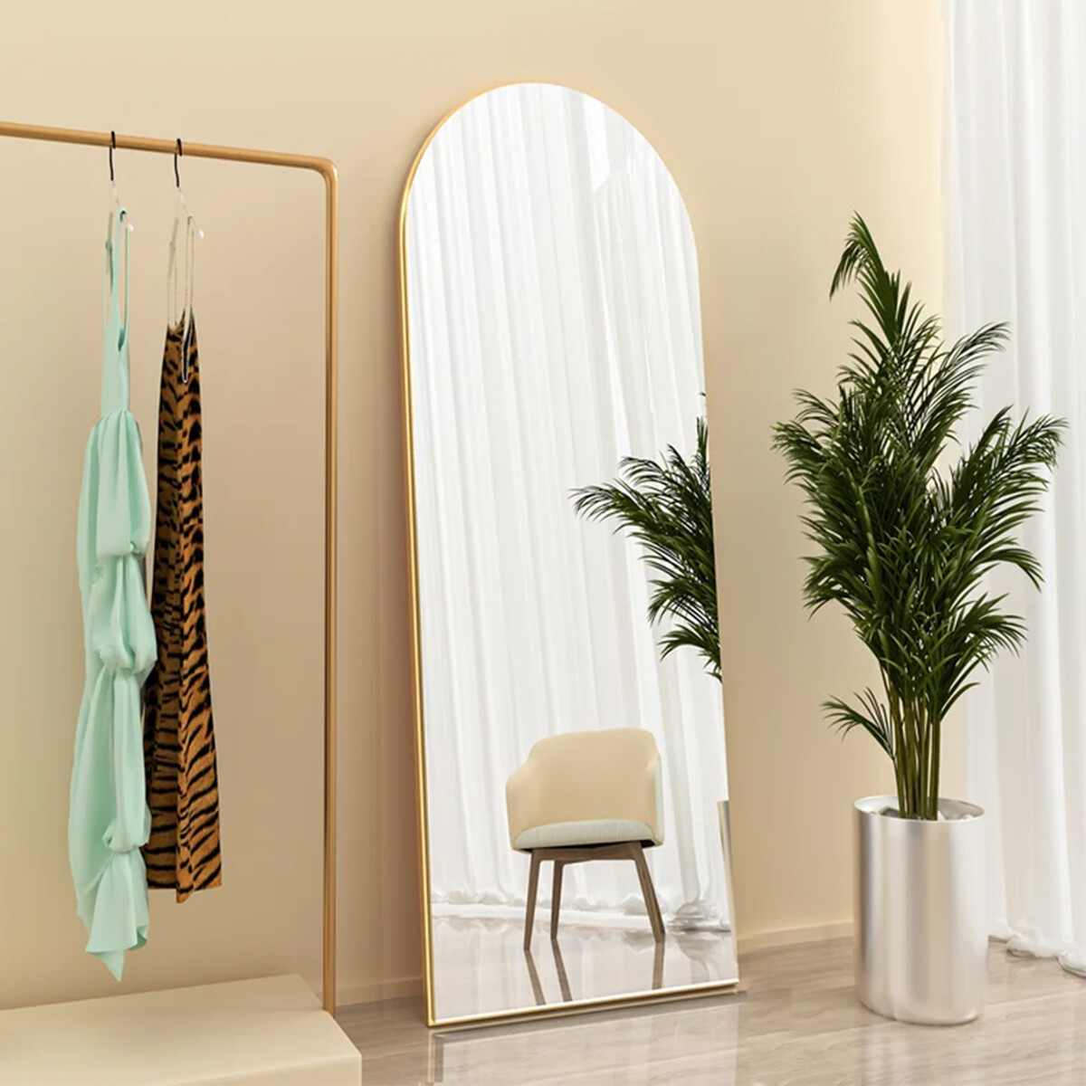 Espejo de pie ovalado con borde - Dorado 