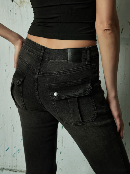JEAN POCKET GRIS OSCURO