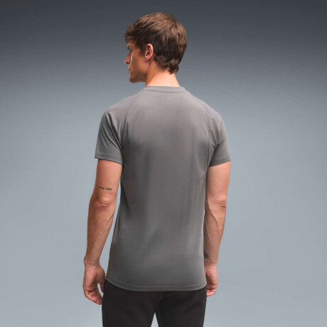 Remera Cap Evostripe Tee de Hombre Gris