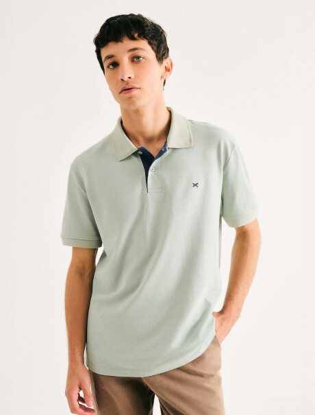 CAMISA DE CUELLO CON BORDADO VERDE