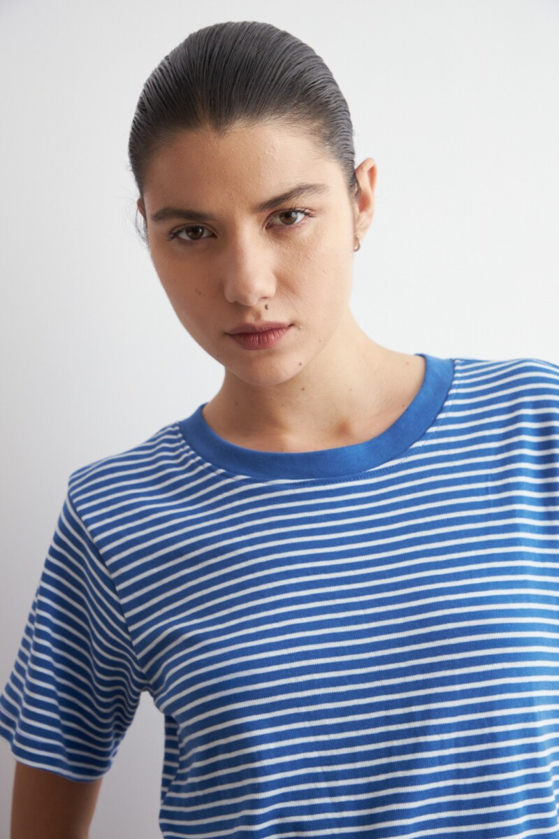 Remera rayada cobalto