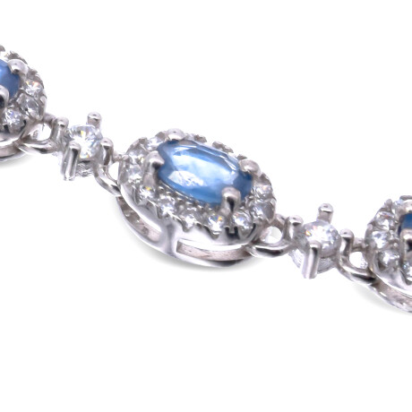 Pulsera de plata 925 rodinada con záfiro azul y circonias. Pulsera de plata 925 rodinada con záfiro azul y circonias.