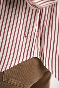 Camisa Rayada Con Lino Burdeos