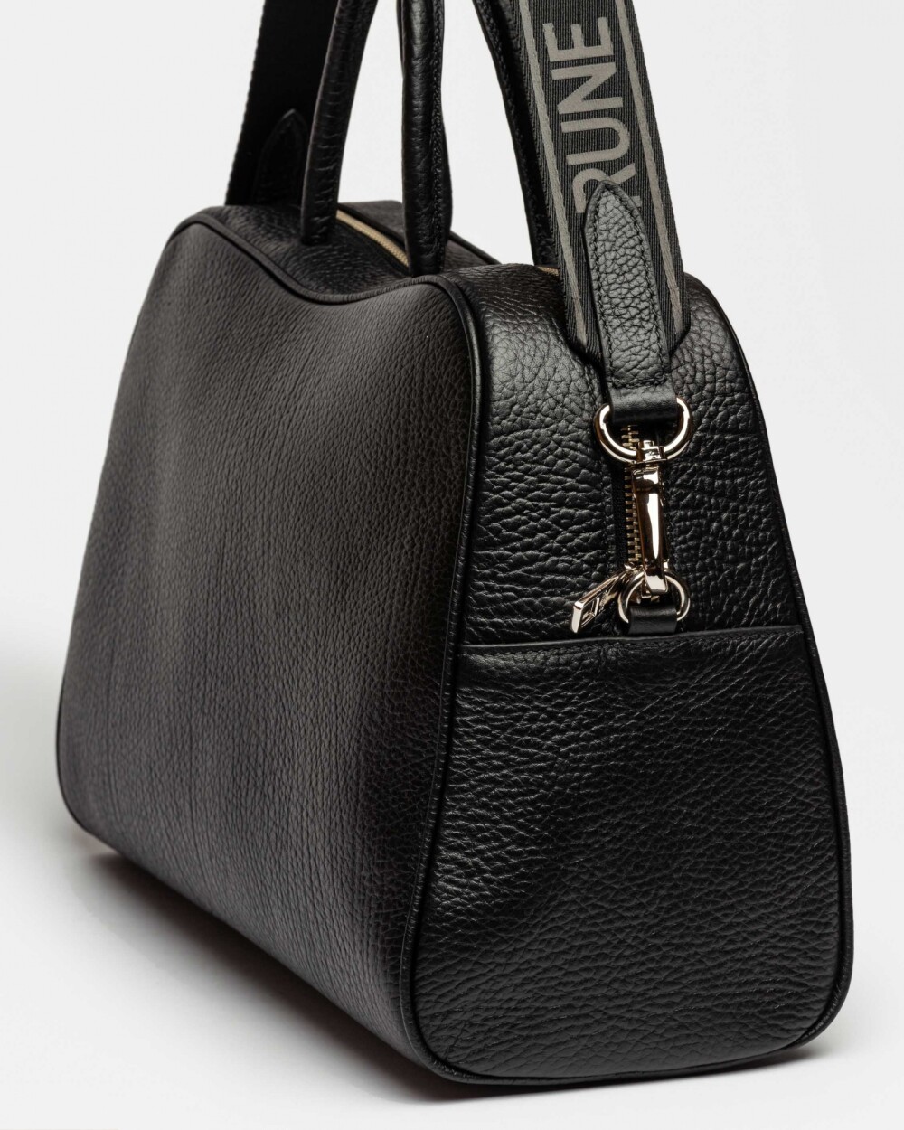 Cartera de mano The Club en cuero graneado Negro