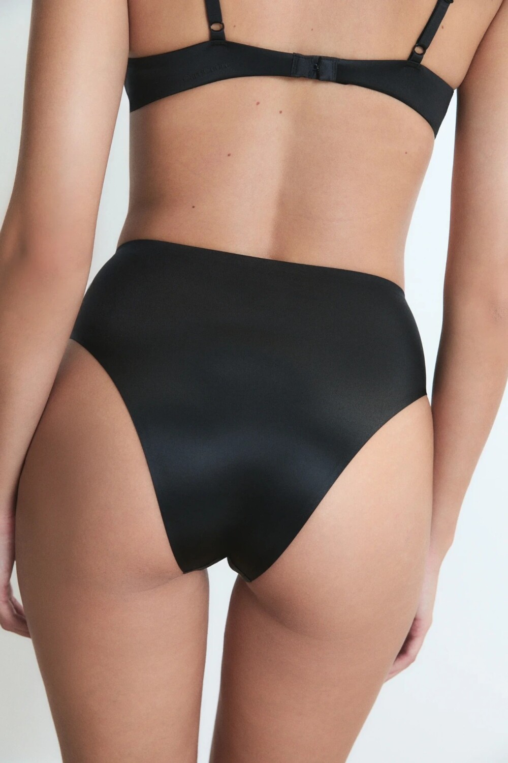 VEDETINA ALTA TIMELESS Negro
