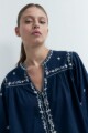 Blusa boho con bordados azul marino