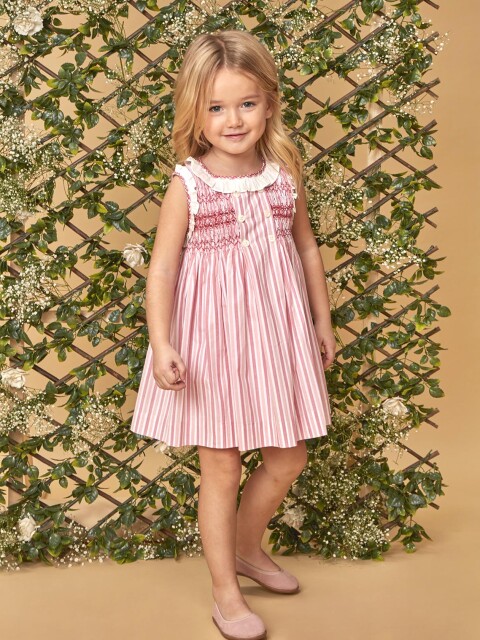 Vestido De Rayas Con Nido De Abeja Y Volante Rosa