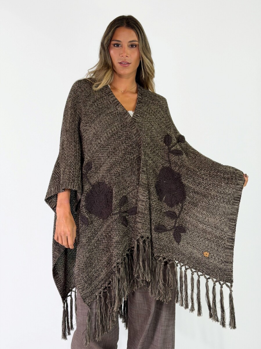 RUANA ARRAIAL - MARRON 