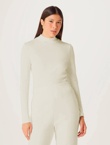 POLERA BÁSICA CON ELASTANO BEIGE