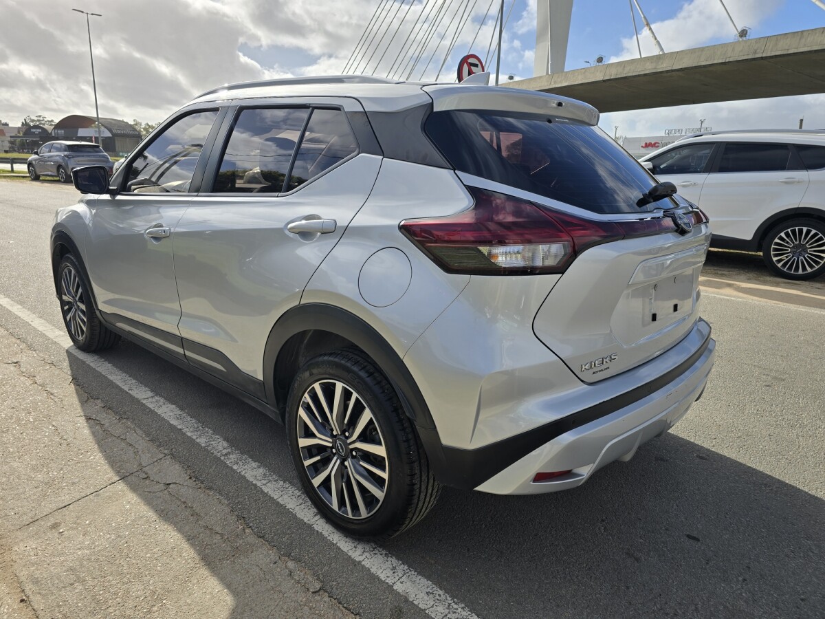 Nissan Kicks 1.6 Exclusive CVT| Permuta / Financia Nissan Kicks 1.6 Exclusive CVT| Permuta / Financia