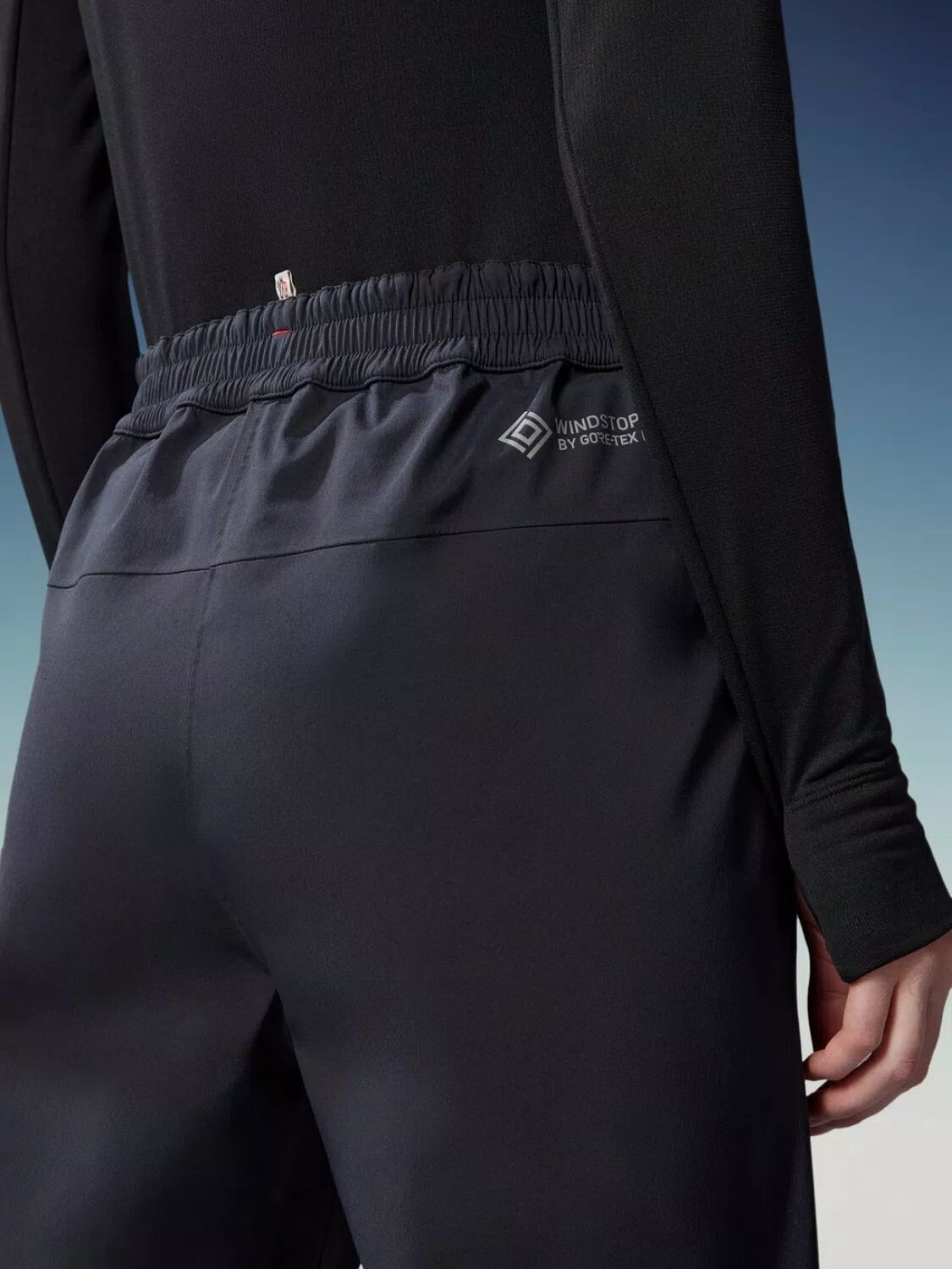 Moncler -Pantalón impermeable con tecnología WINDSTOPPER-GORE-TEX LABS Negro