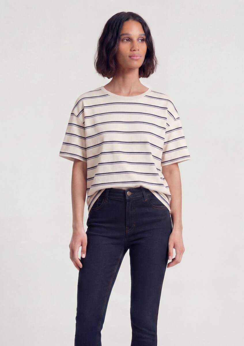 CAMISETA MODELO REGULAR A RAYAS - AZUL 