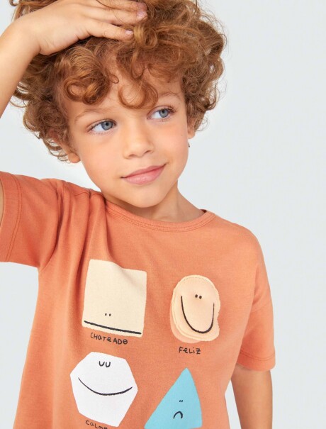 CAMISETA INFANTIL CON ESTAMPA NARANJA