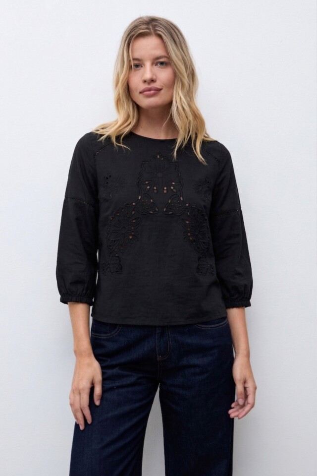 Remera bordada vainillas negro