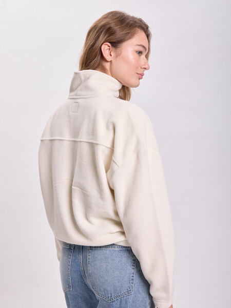 Campera polar Crudo
