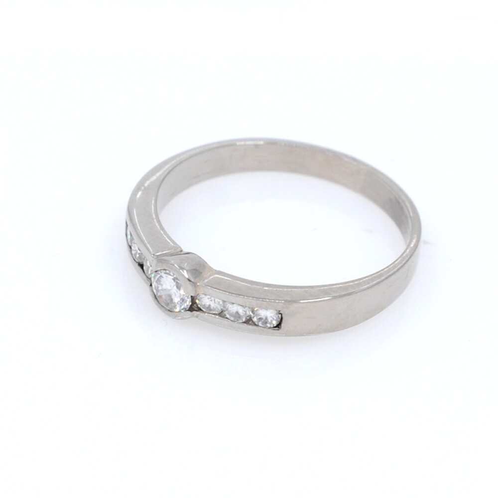 Anillo en oro 18k blanco y brillantes Anillo en oro 18k blanco y brillantes