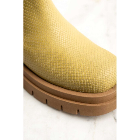 Bota Cuero Texturado Pistacho