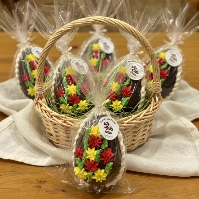 Huevo de Chocolate Semi-Amargo Huevo de Chocolate Semi-Amargo