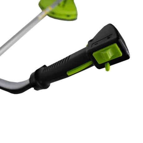 Desamalezadora A Nafta 52cc 2HP Forest & Garden DESG752/3C Desamalezadora A Nafta 52cc 2HP Forest & Garden DESG752/3C