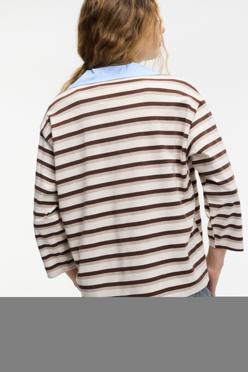 Camiseta con cuello Beige