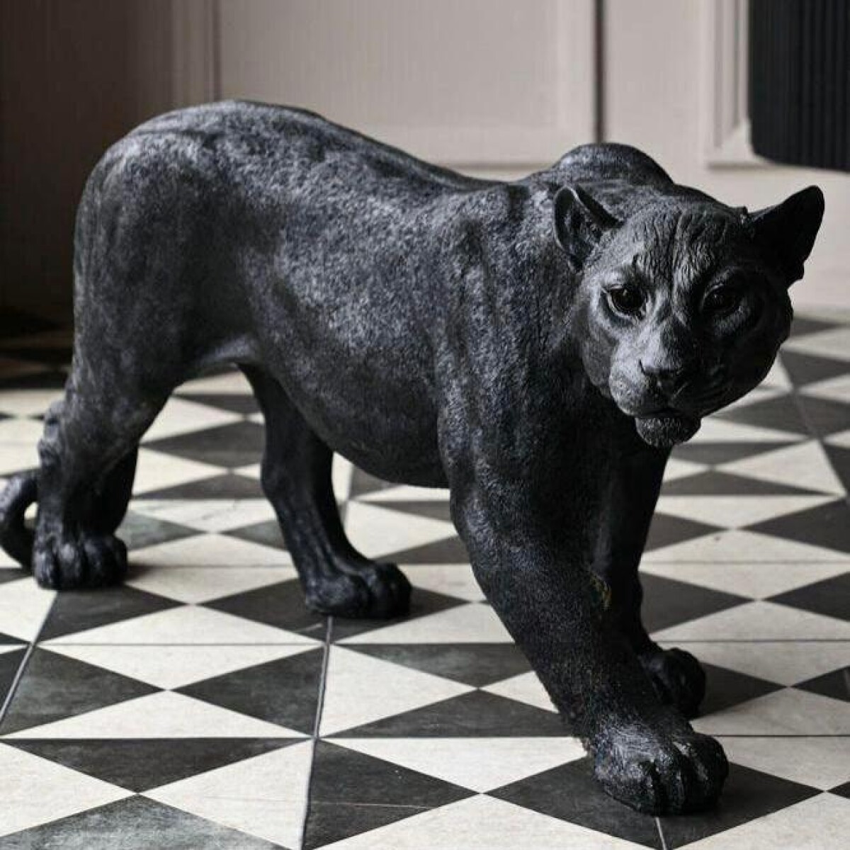 Pantera Negra Decorativo Resina Altura 36cm x Largo 80cm x Ancho 15cm 