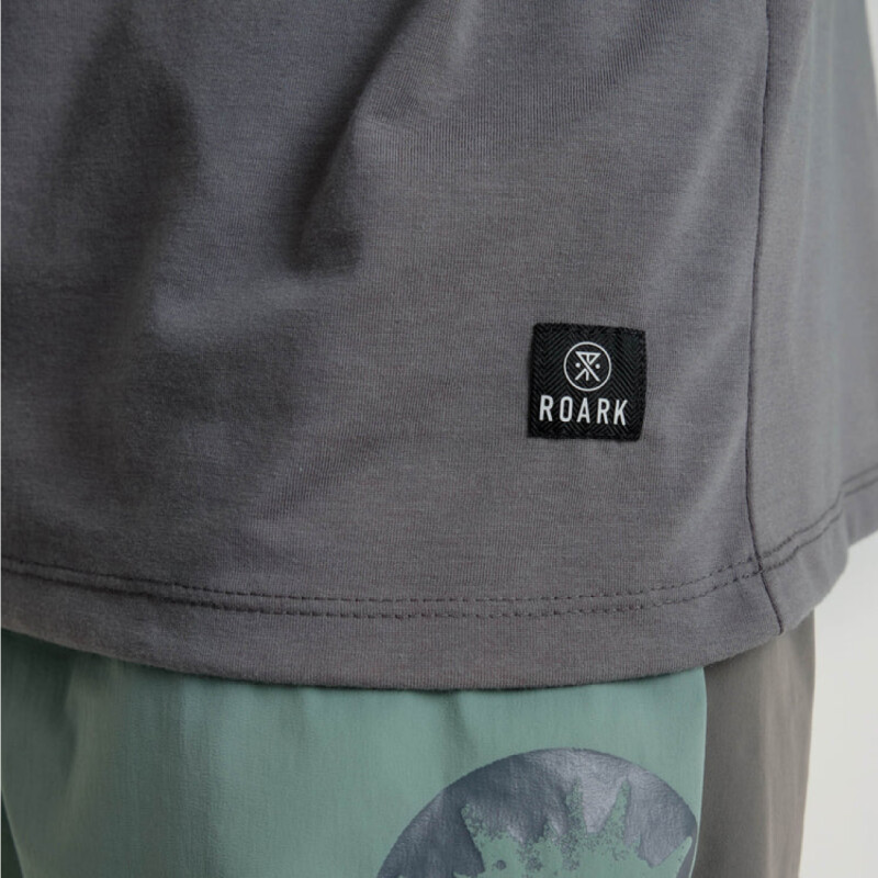 Remera Roark Mathis Active - Gris Remera Roark Mathis Active - Gris