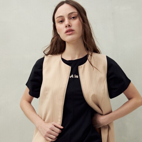 REMERA MILERA Negro