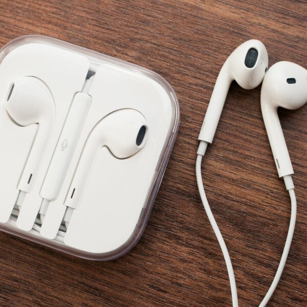 Auriculares Compatible Iphone Goldtech Manos Libres Cableado Variante Color Blanco