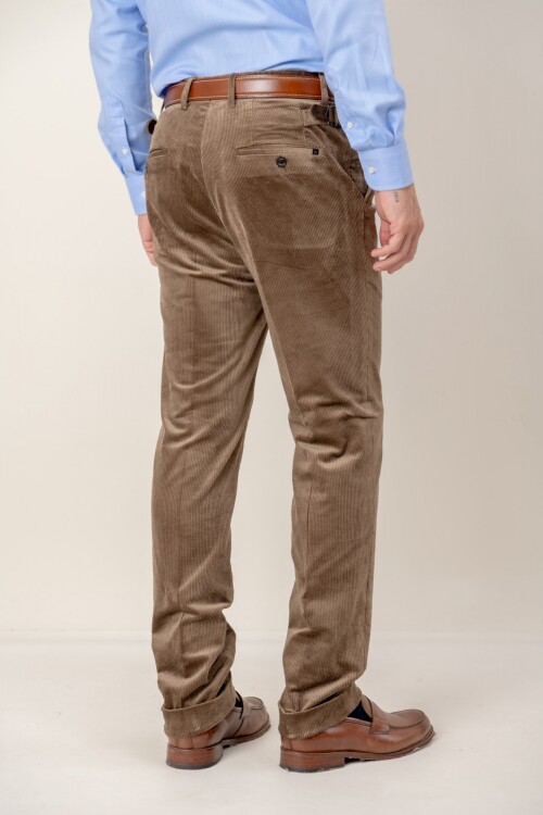 Pantalón Corduroy Tostado