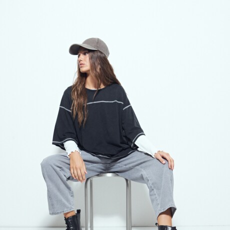 REMERA BALIURUS Negro