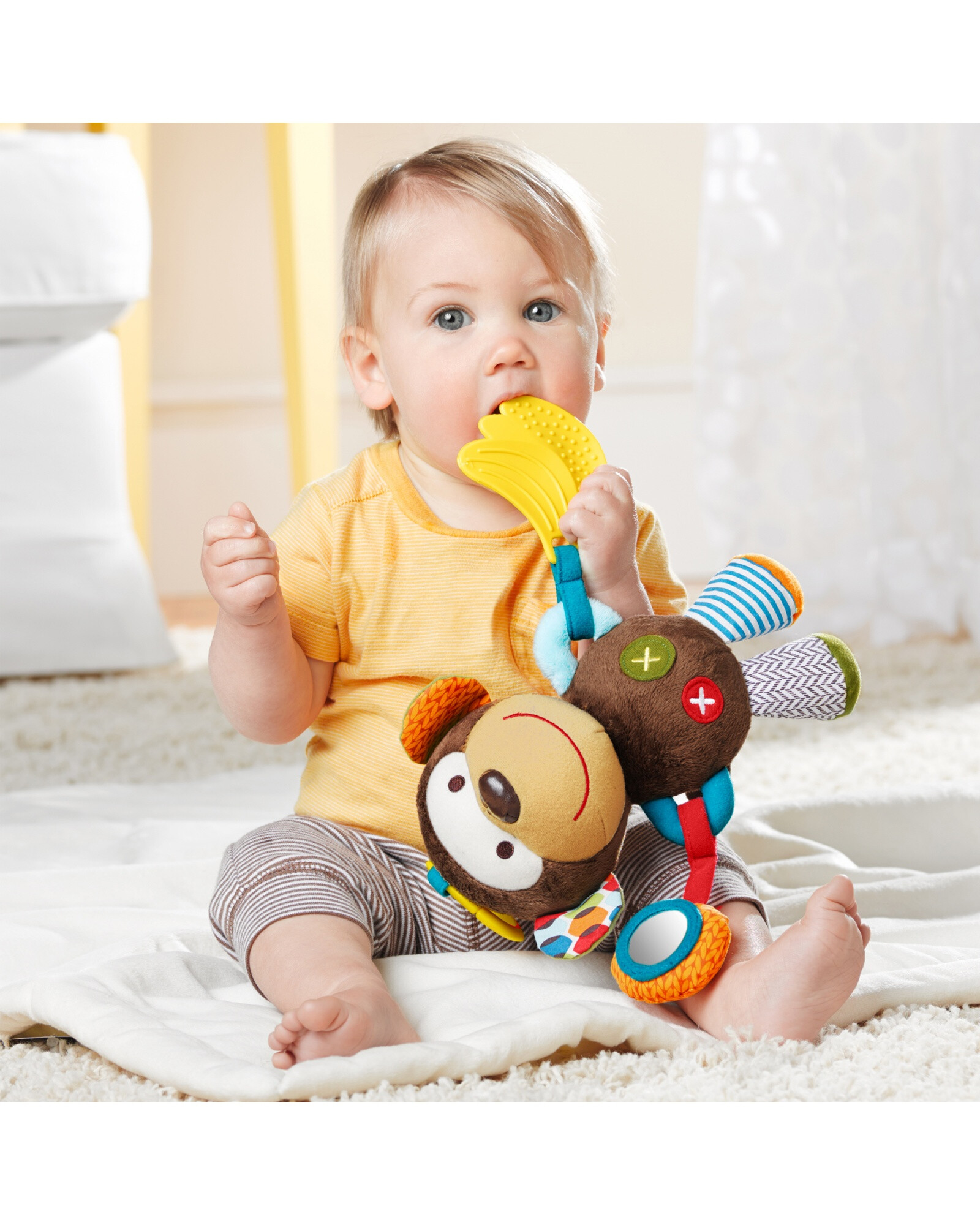Peluche colgante multisensorial, diseño mono Peluche colgante multisensorial, diseño mono