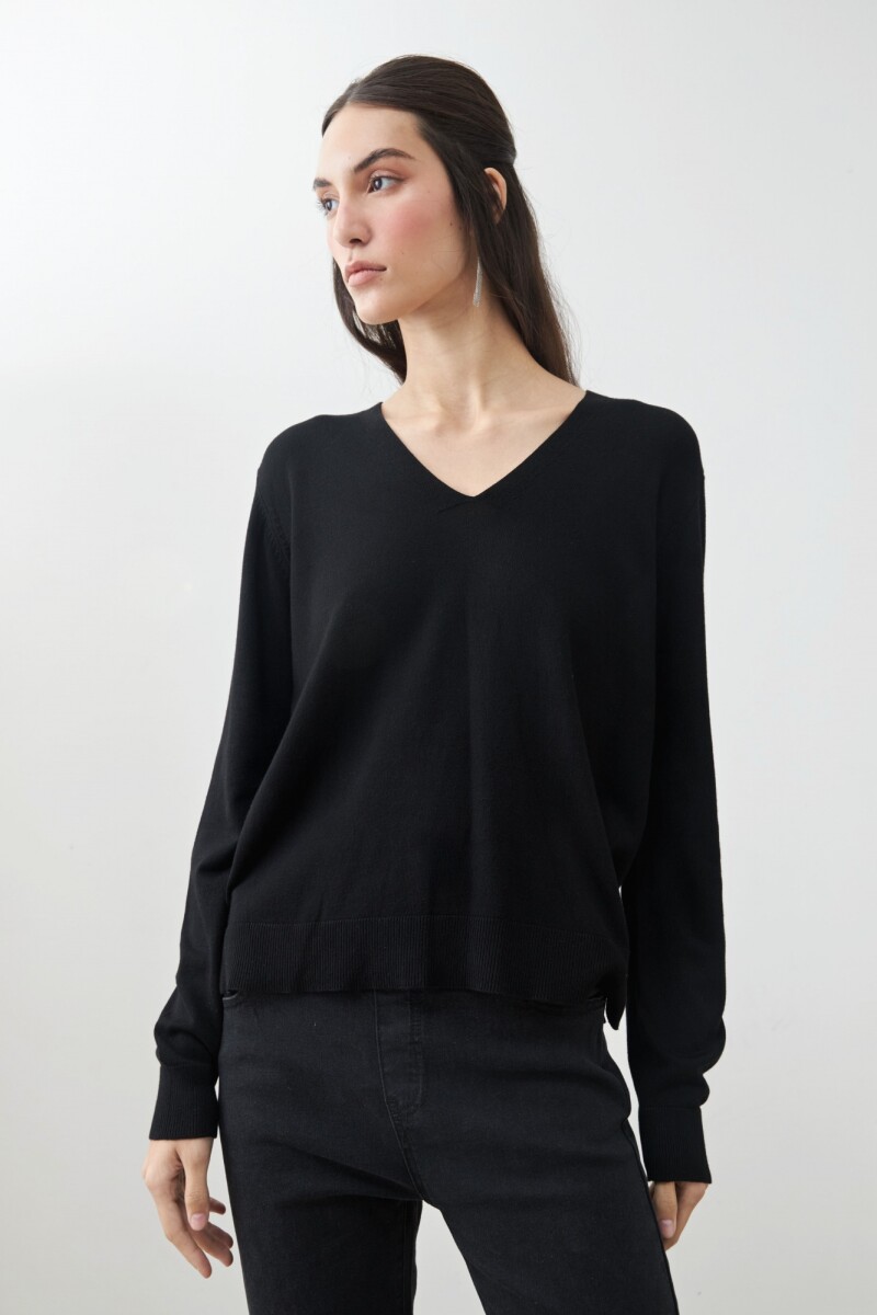 Sweater escote V negro